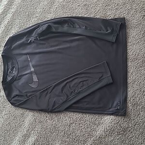 Nike Dri-Fit Youth XL Long-Sleeved Shirt